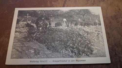 Kriegerfriedhof in den - -,